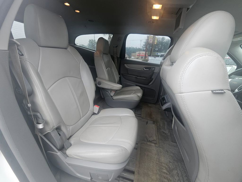 Used 2014 Chevrolet Traverse LT image 9