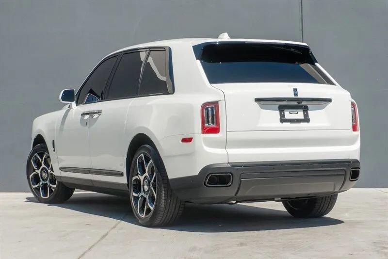 Used 2024 Rolls-Royce Cullinan Black Badge image 8