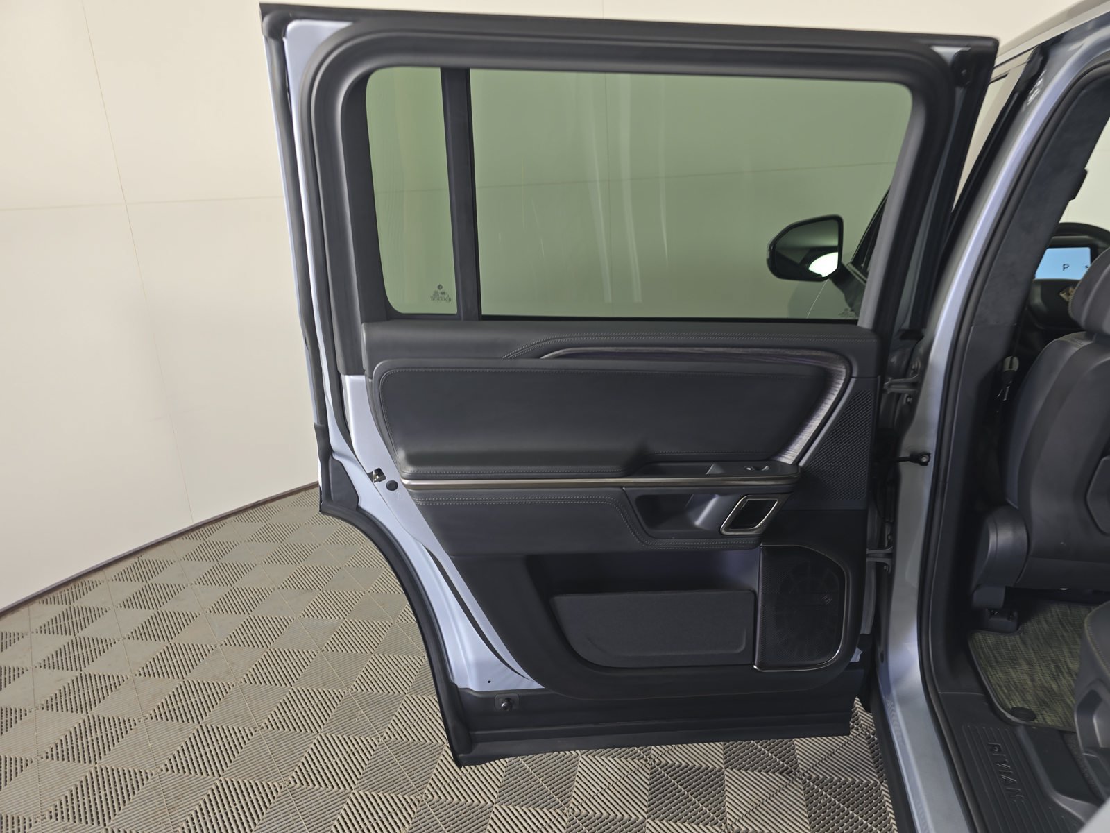 Used 2023 Rivian R1S Adventure Quad AWD/4WD image 17