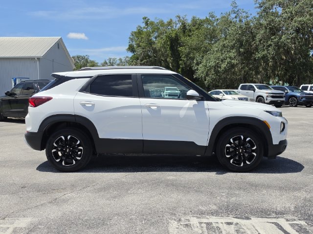 Used 2023 Chevrolet TrailBlazer LT w/ Convenience Package FWD image 4