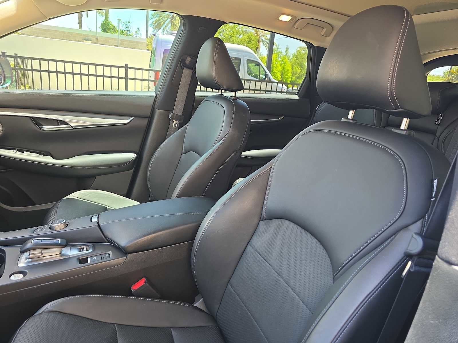 Used 2023 INFINITI QX50 Luxe FWD image 15