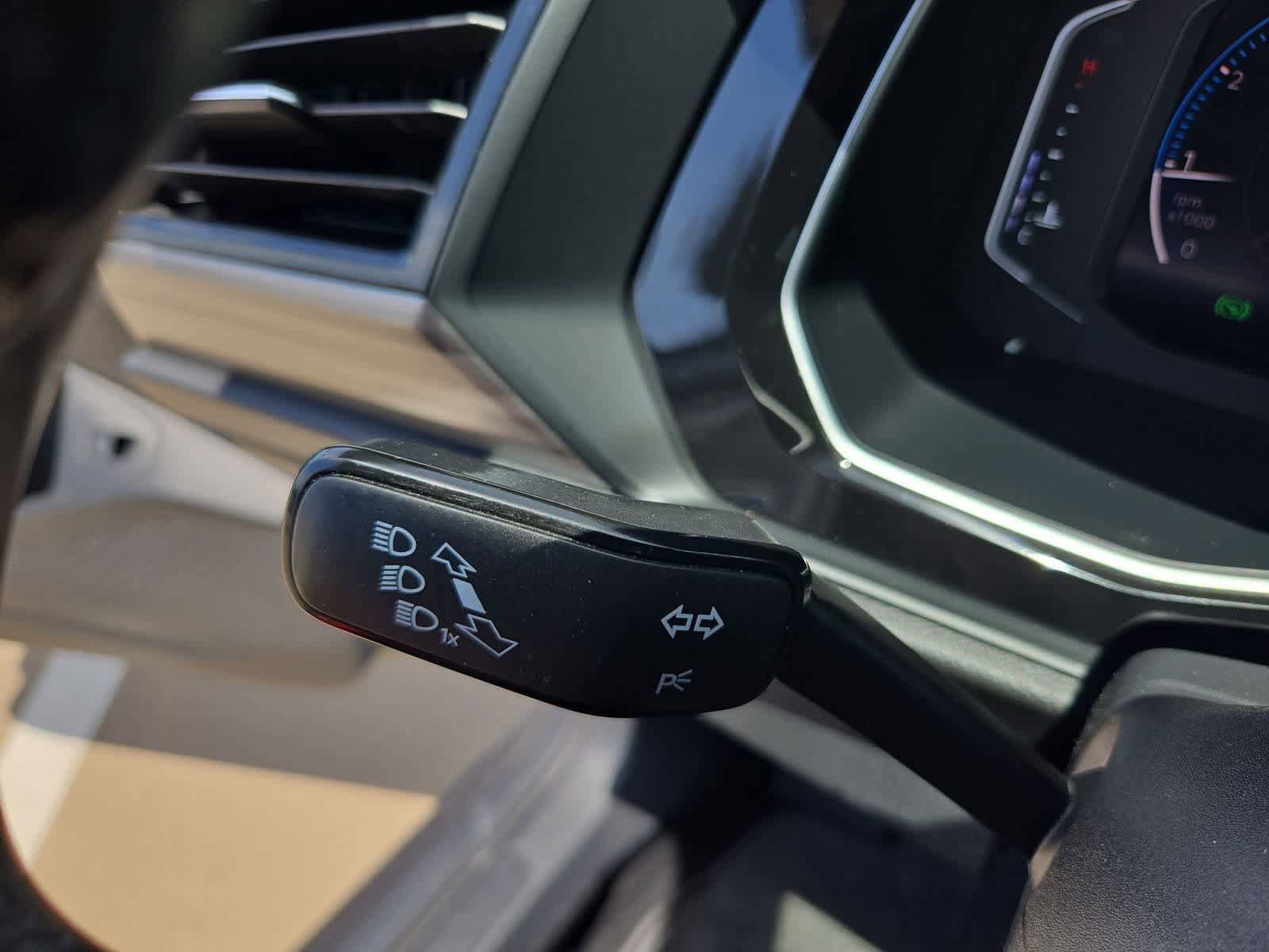 Used 2019 Volkswagen Jetta SEL FWD image 25