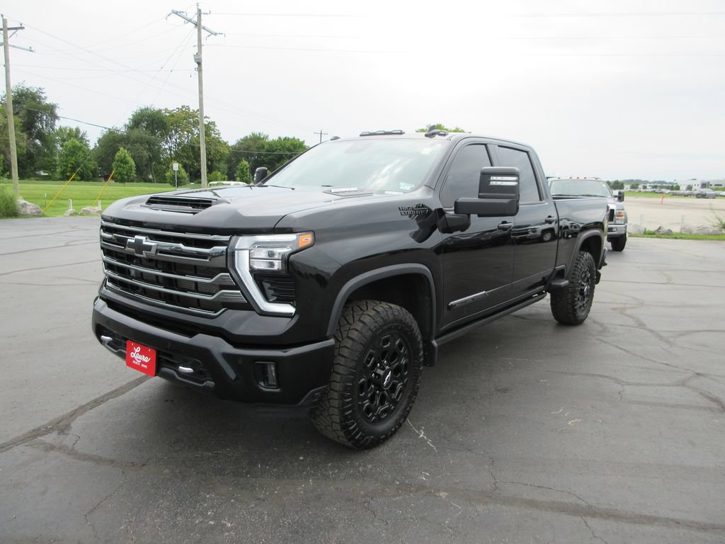 Used 2024 Chevrolet Silverado 2500 High Country w/ High Country Premium Package AWD/4WD image 11