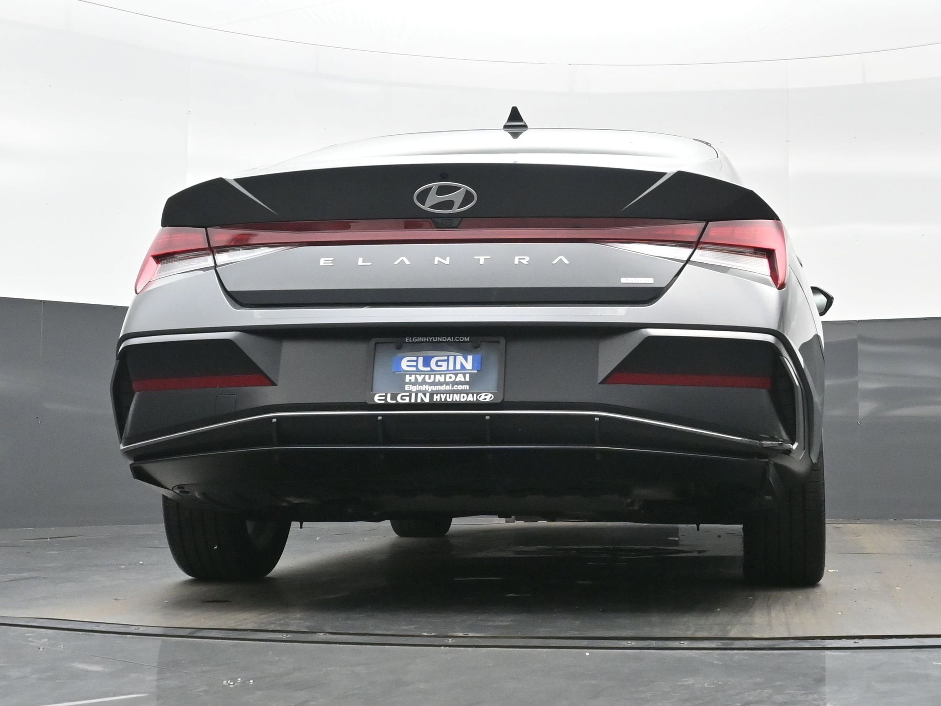 Used 2025 Hyundai Elantra Limited FWD image 31