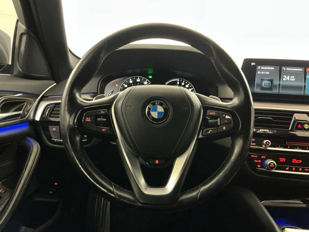 Used 2018 BMW 530e w/ Premium Package 2 RWD image 16