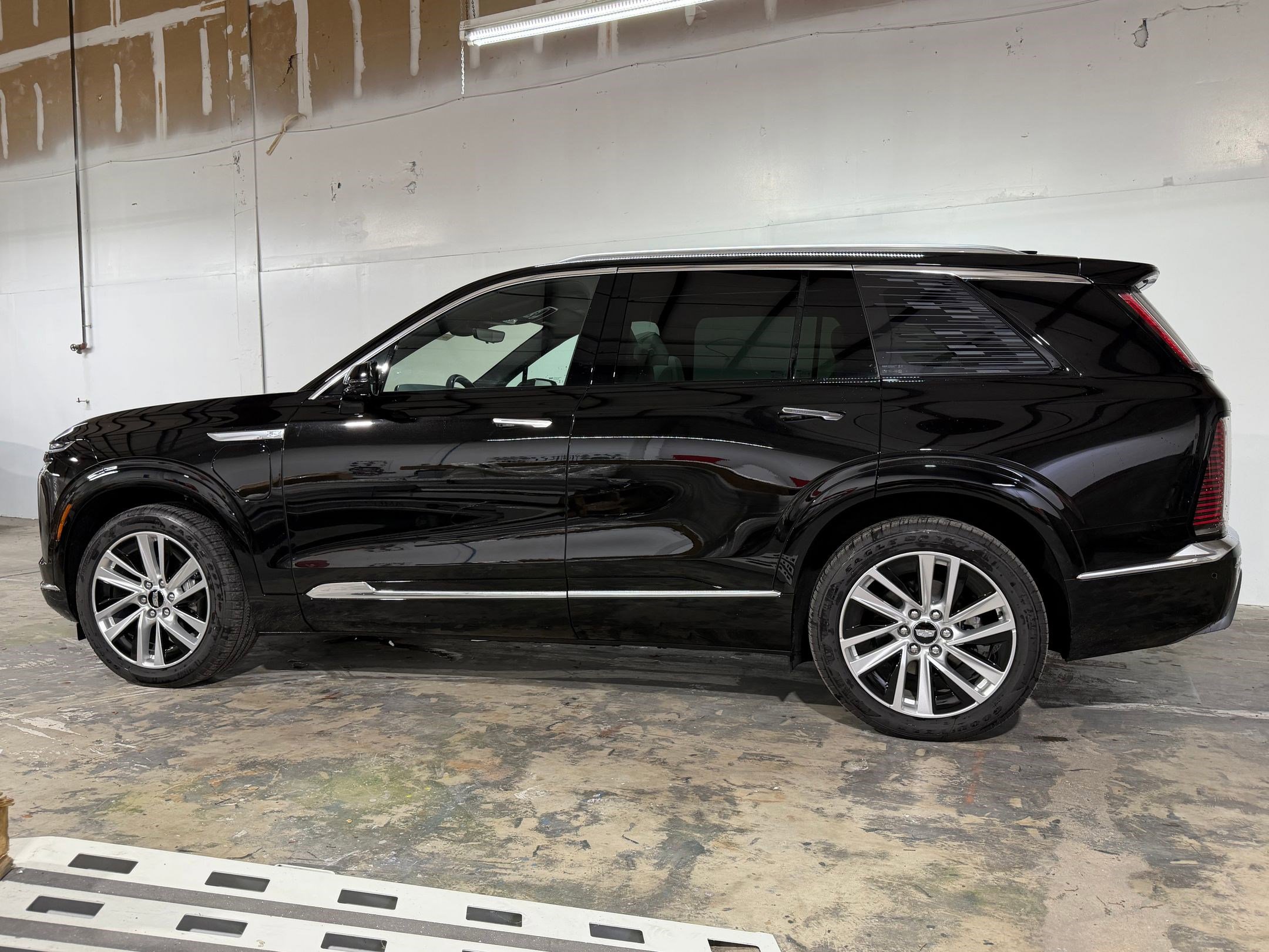 New 2026 Cadillac Vistiq Luxury AWD/4WD image 2