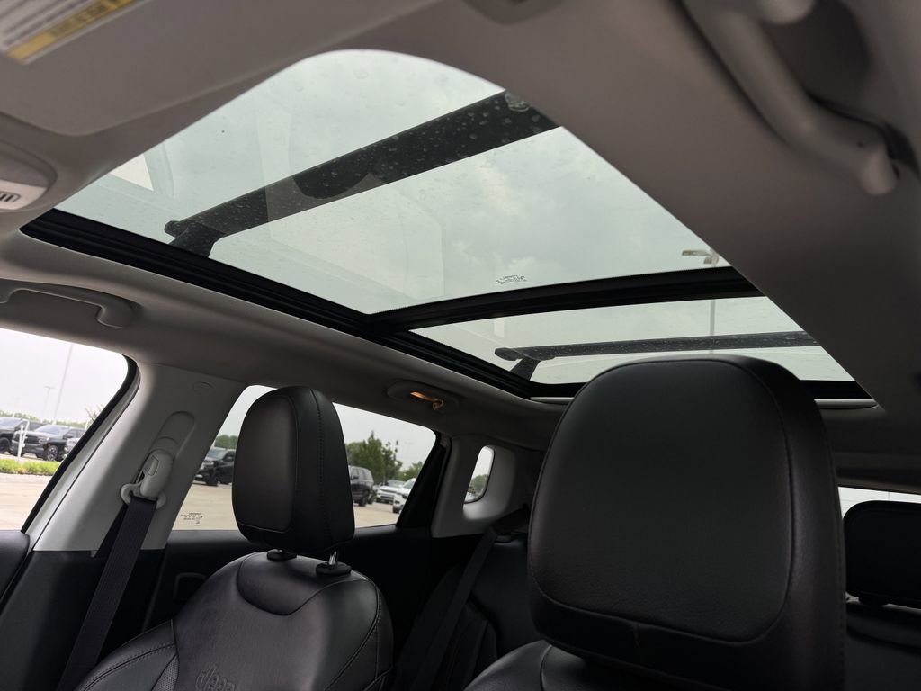 Used 2018 Jeep Compass Limited AWD/4WD image 24