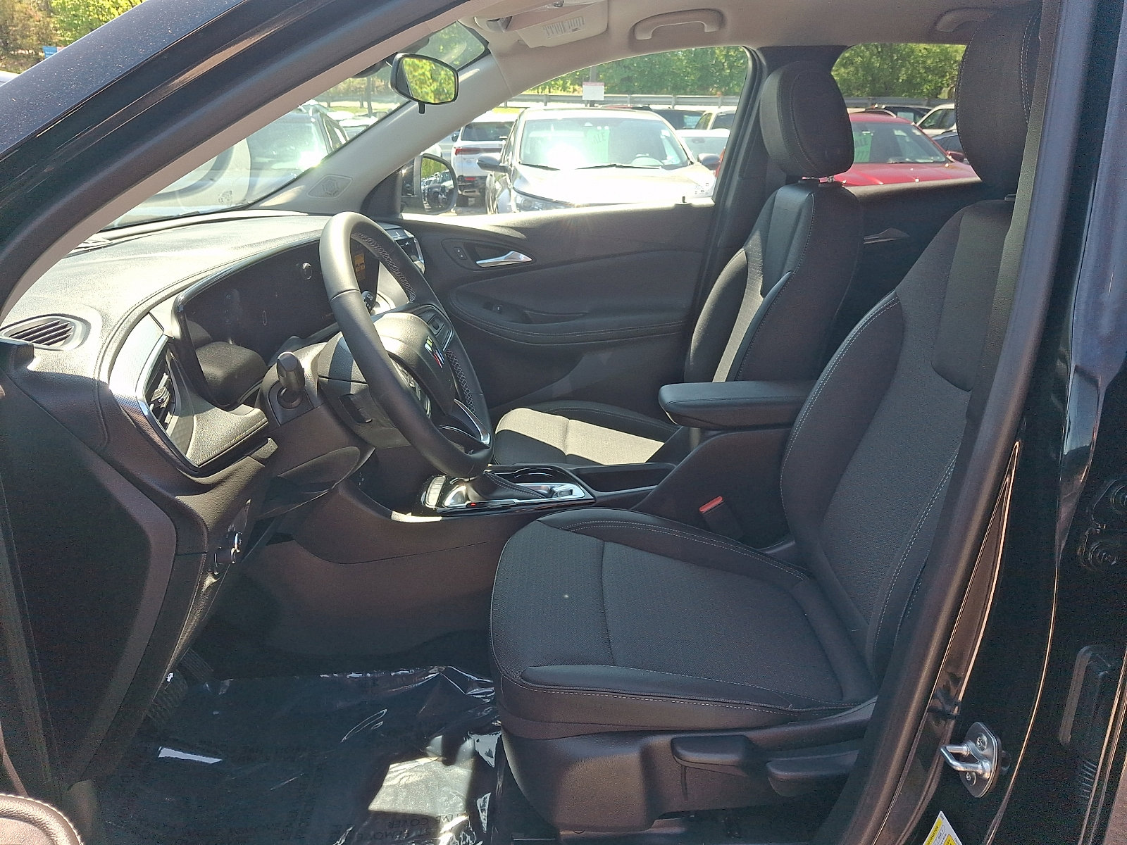 Used 2025 Buick Encore GX Preferred AWD/4WD image 13