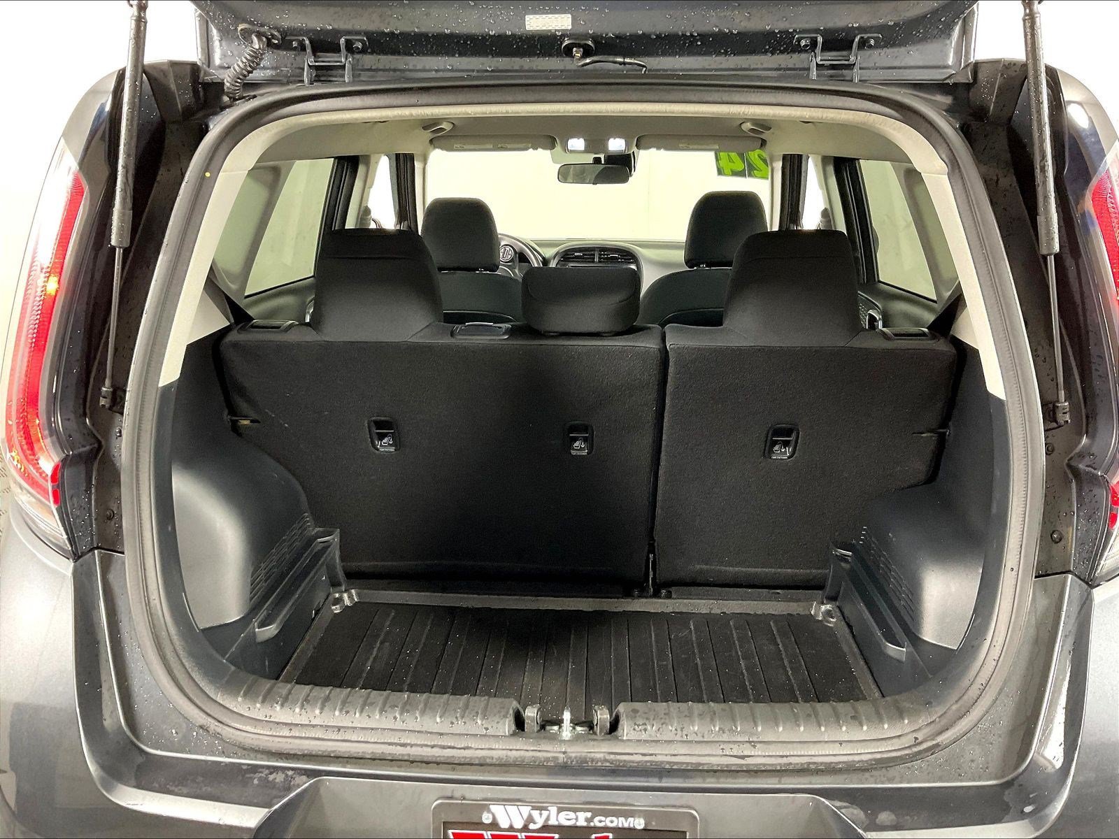 Used 2024 Kia Soul LX FWD image 34