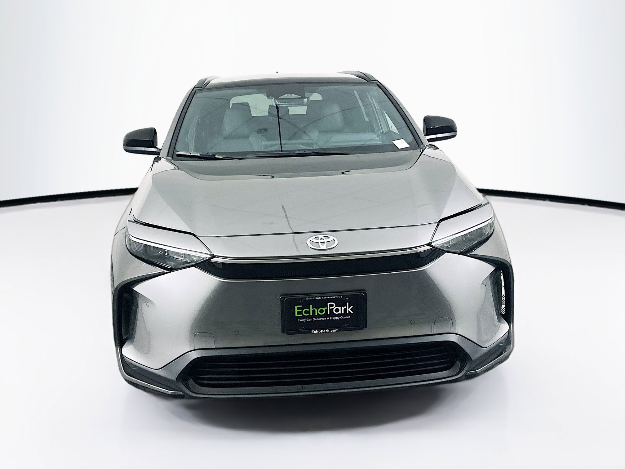 Used 2024 Toyota bZ4X XLE w/ Weather Package FWD image 2