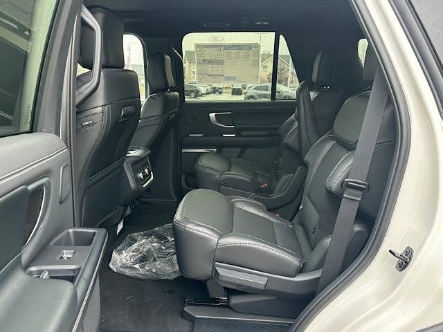 New 2025 Ford Expedition Platinum w/ Stealth Performance Package image 11