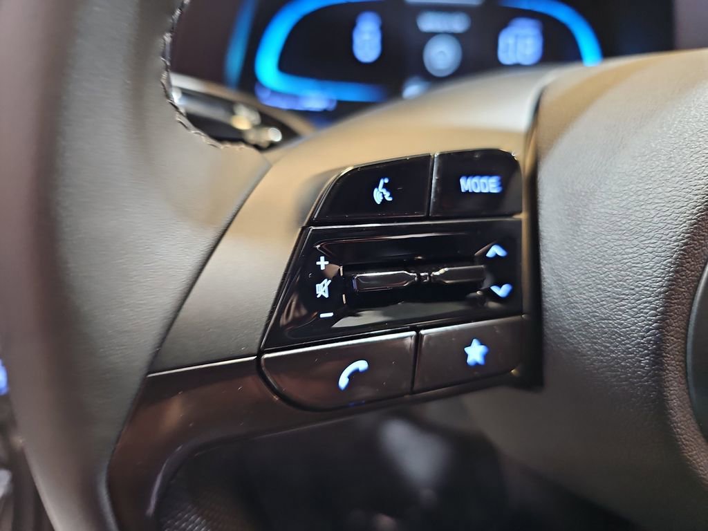 New 2025 Hyundai Elantra Sport image 16