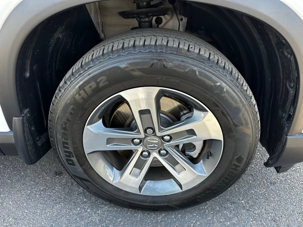 Used 2025 Honda Pilot EX-L image 12