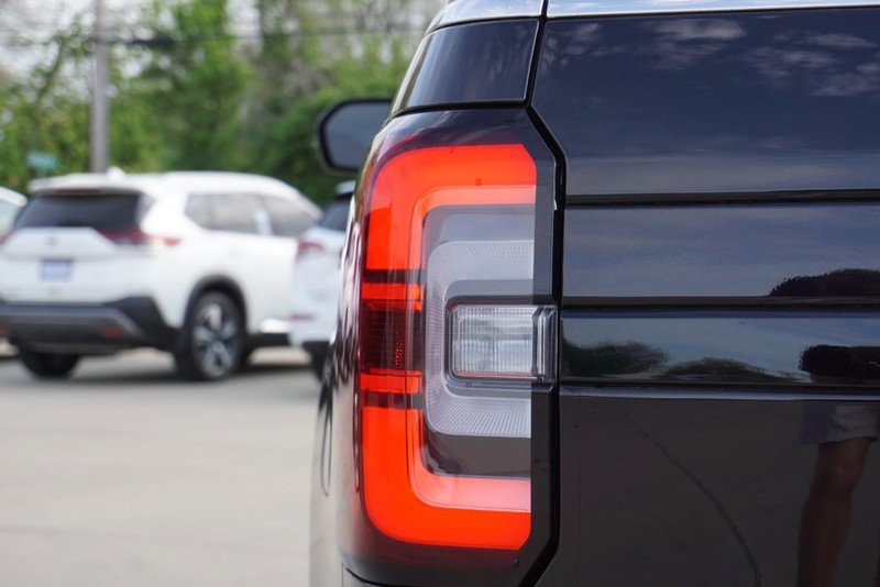 Used 2023 Ford Expedition Limited image 19