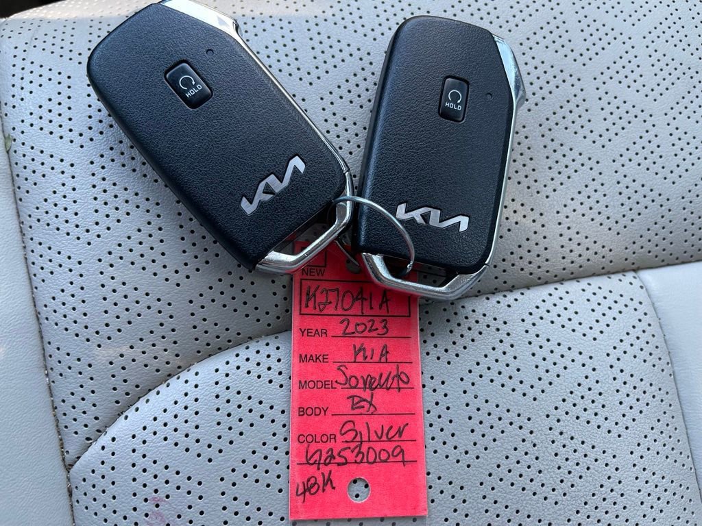 Used 2023 Kia Sorento EX w/ Panoramic Sunroof Package image 26