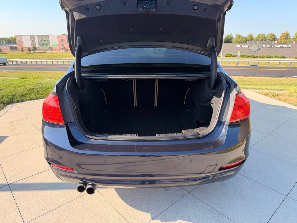 Used 2013 BMW 328i xDrive Sedan AWD/4WD image 32