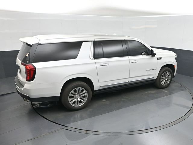Used 2022 GMC Yukon XL Denali AWD/4WD image 31