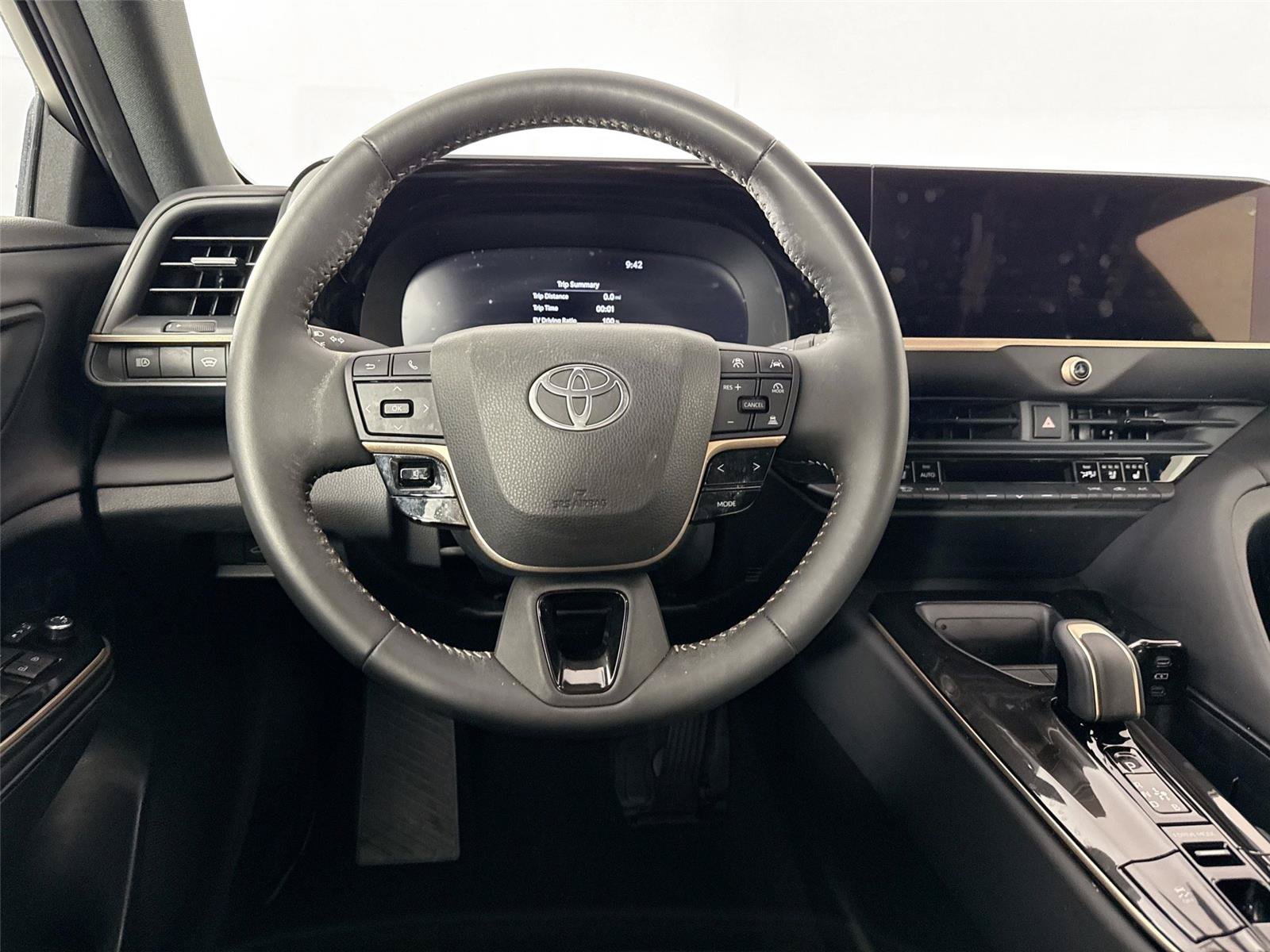 Certified 2025 Toyota Crown AWD/4WD image 29
