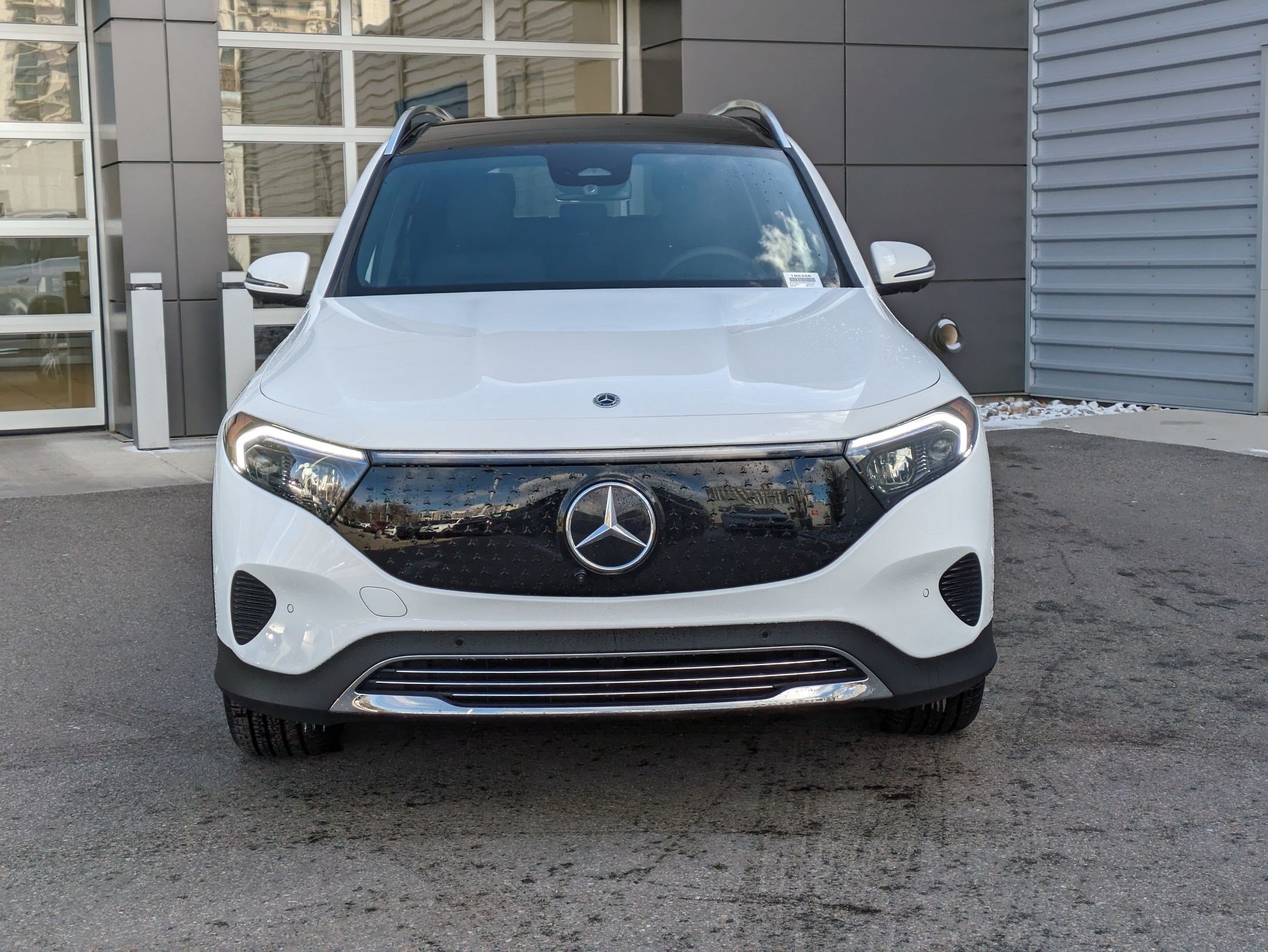 New 2025 Mercedes-Benz EQB 300 4MATIC image 9