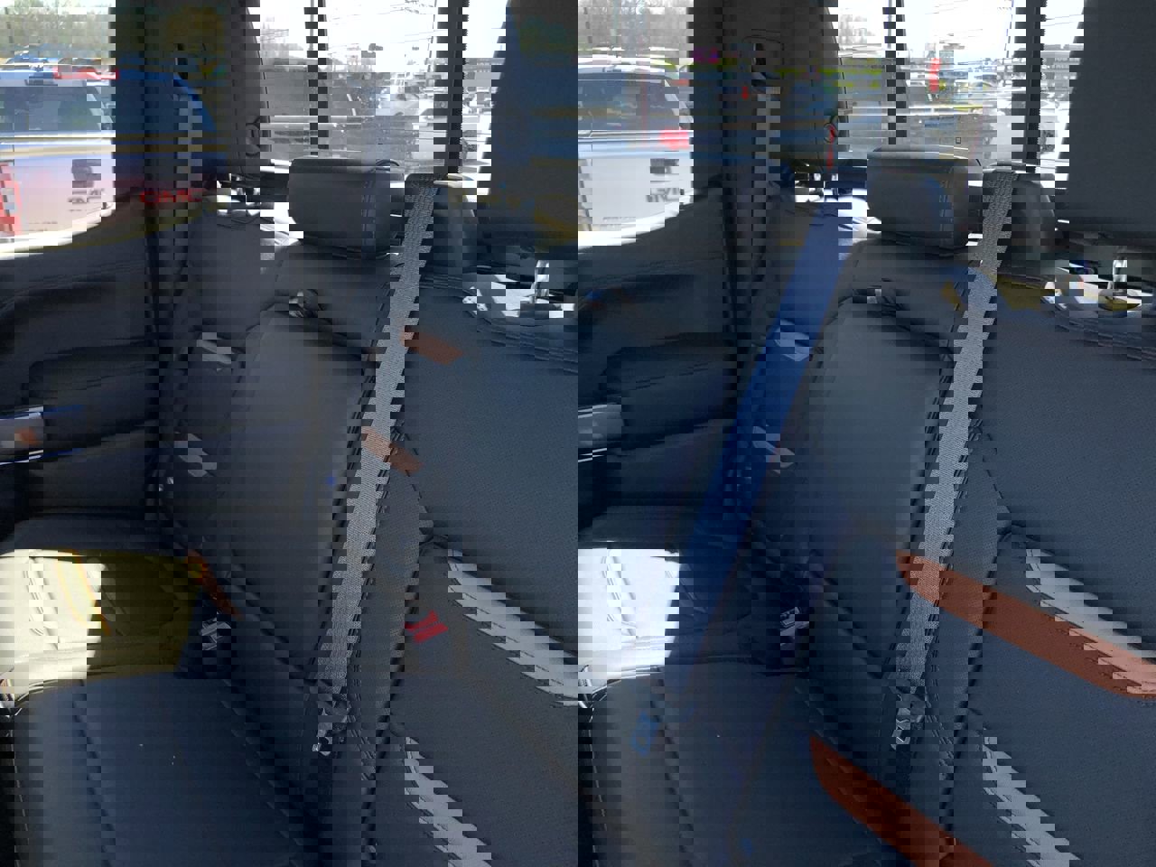 Used 2021 GMC Sierra 1500 AT4 w/ AT4 Preferred Package image 11