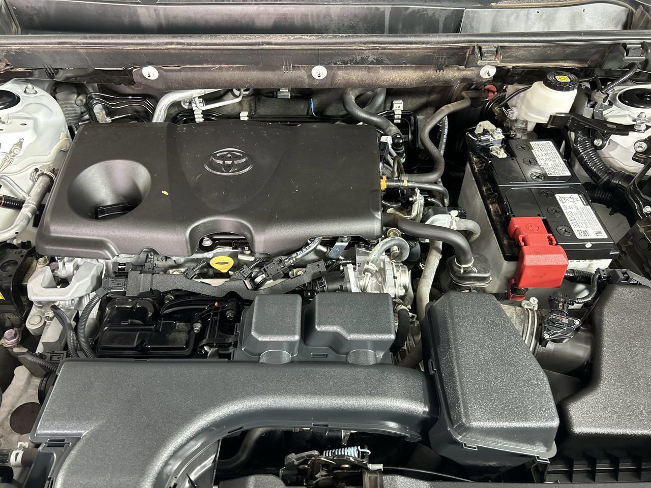 Used 2022 Toyota RAV4 XLE w/ Convenience Package FWD image 11