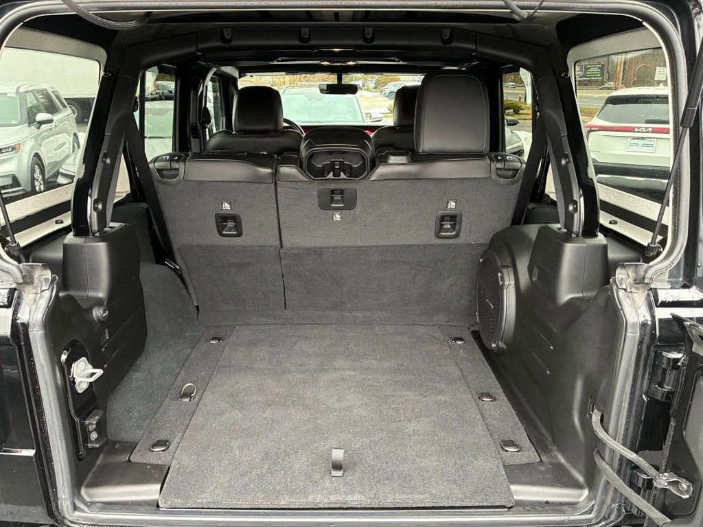 Used 2022 Jeep Wrangler Unlimited Rubicon w/ LED Lighting Group image 17