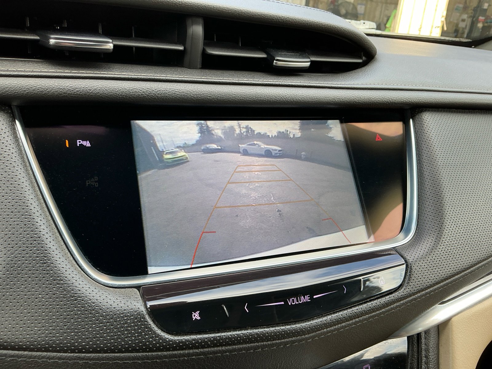 Used 2018 Cadillac XT5 FWD image 17