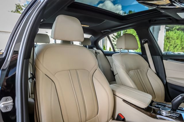 Used 2017 BMW 540i RWD image 39