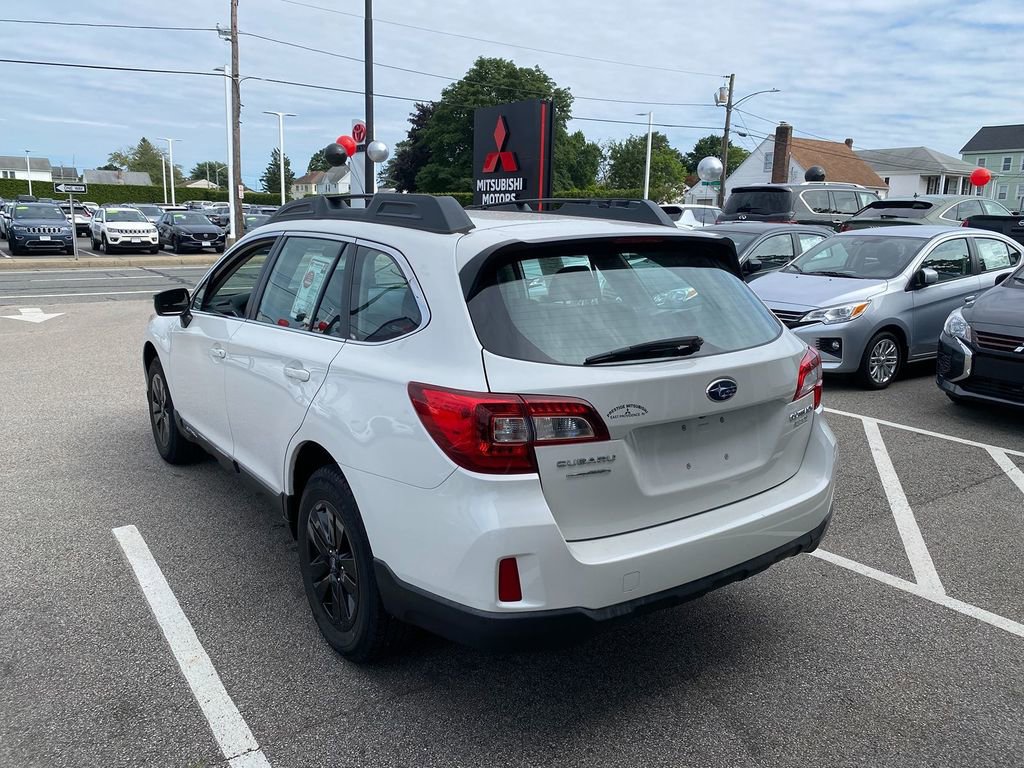 Used 2017 Subaru Outback 2.5i image 3