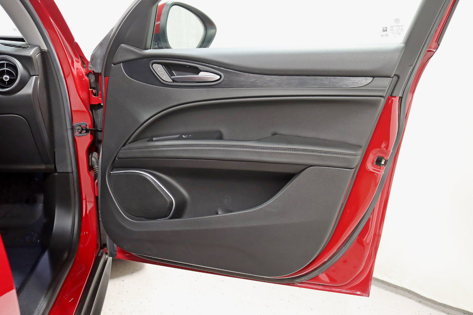 Used 2020 Alfa Romeo Stelvio Sport w/ Cold Weather Package image 30