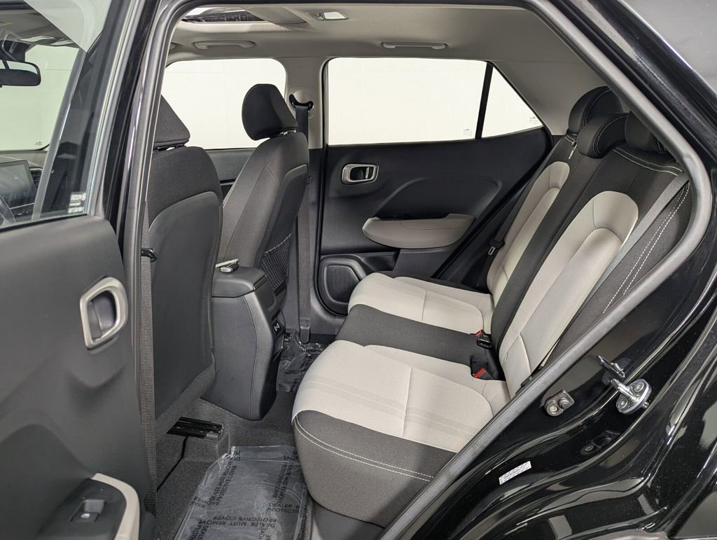 Used 2024 Hyundai Venue SEL image 23
