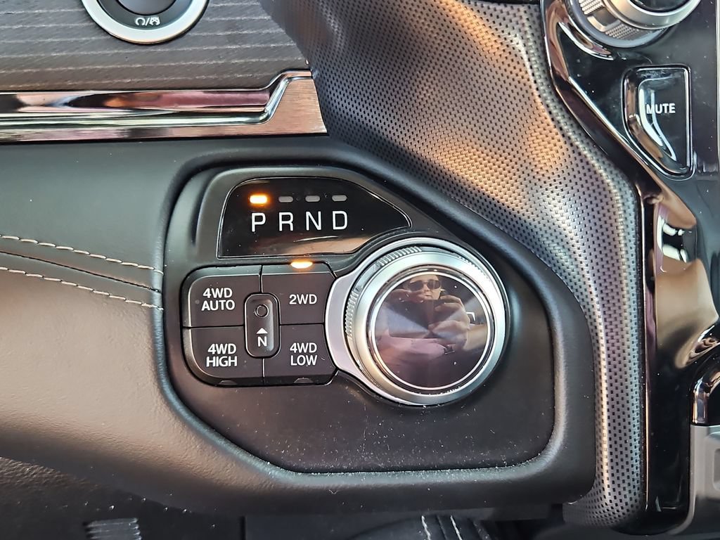 Used 2022 RAM 1500 Limited w/ Trailer Tow Group (B) AWD/4WD image 17