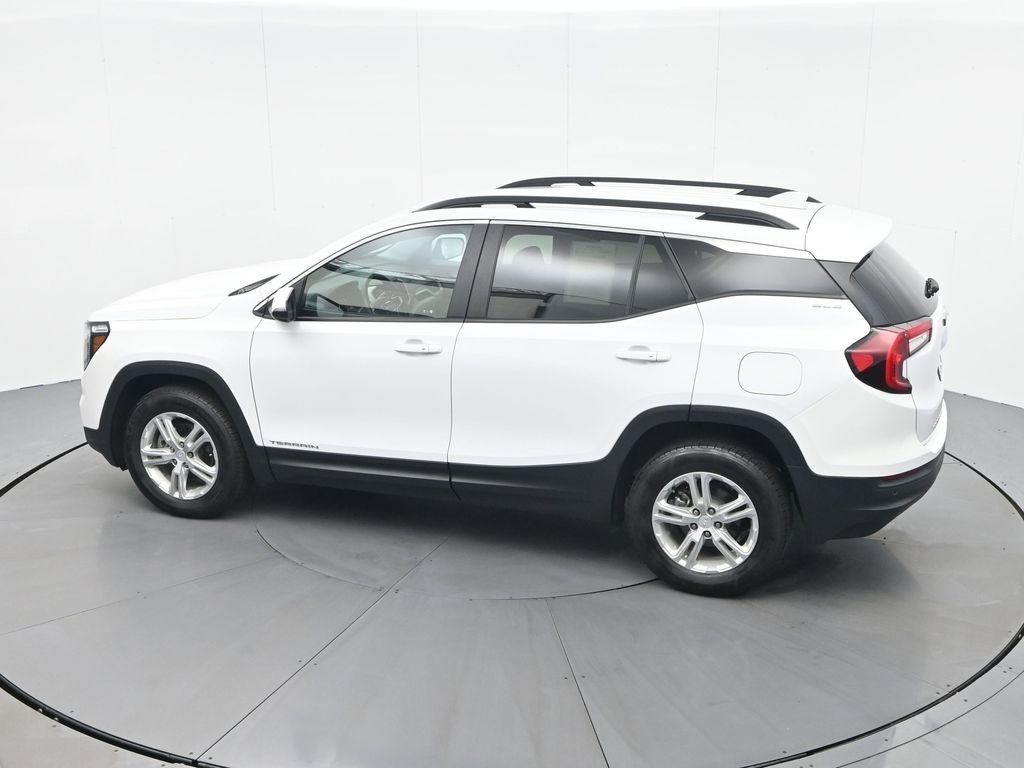 Used 2023 GMC Terrain SLE w/ Driver Convenience Package image 29