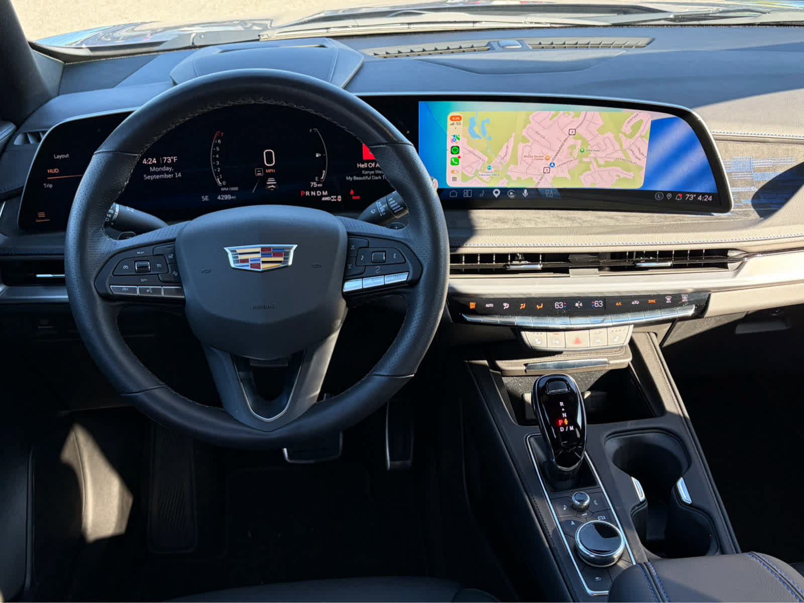 Used 2025 Cadillac XT4 Sport w/ Technology Package AWD/4WD image 12