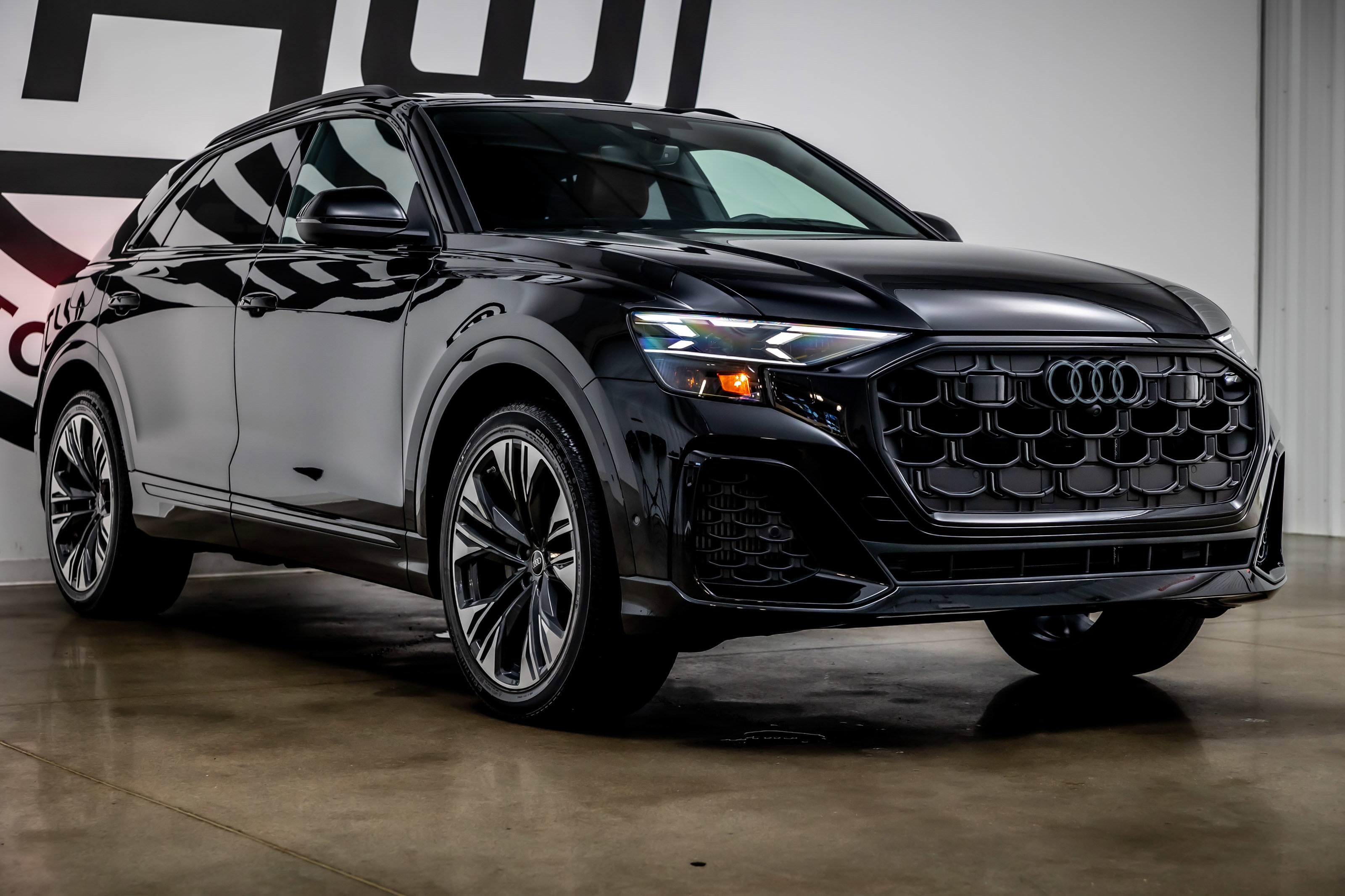 Used 2025 Audi Q8 Prestige image 22