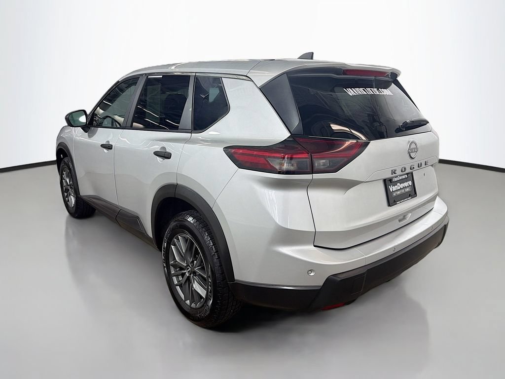 Used 2024 Nissan Rogue S FWD image 7