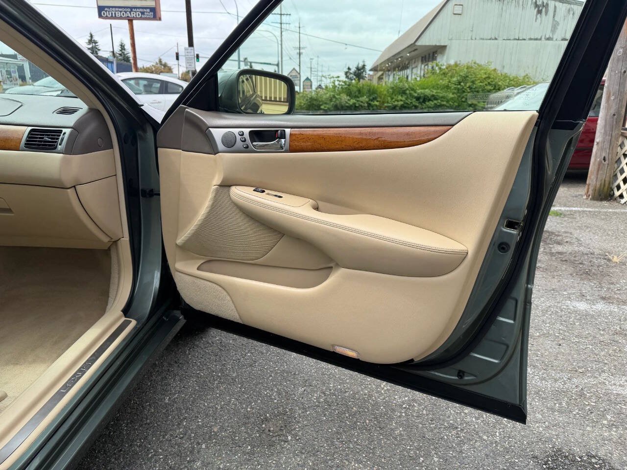 Used 2005 Lexus ES 330 w/ Preferred Accessory Pkg FWD image 20
