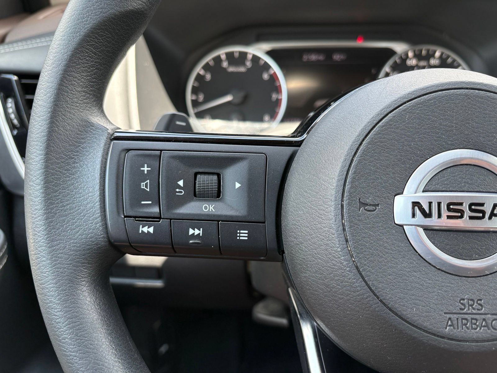 Used 2021 Nissan Rogue SV AWD/4WD image 15