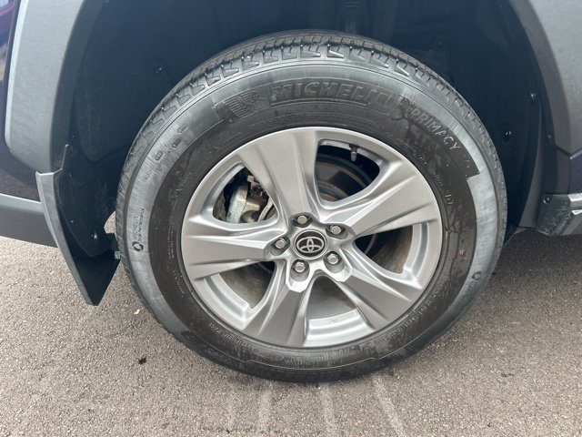 Used 2022 Toyota RAV4 XLE w/ Convenience Package FWD image 35