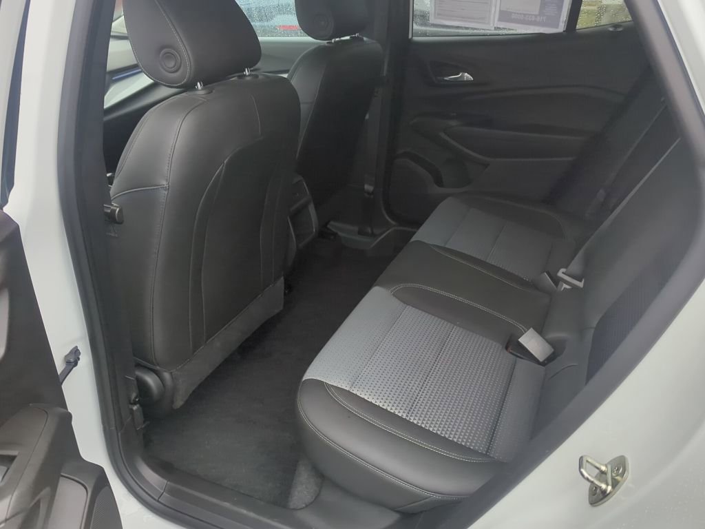 Certified 2024 Chevrolet Trax LT w/ Driver Confidence Package image 14