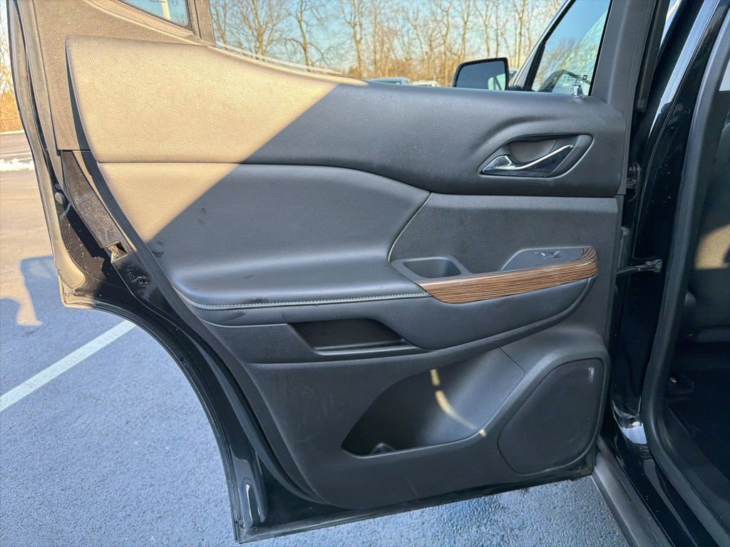 Used 2018 GMC Acadia SLE image 20