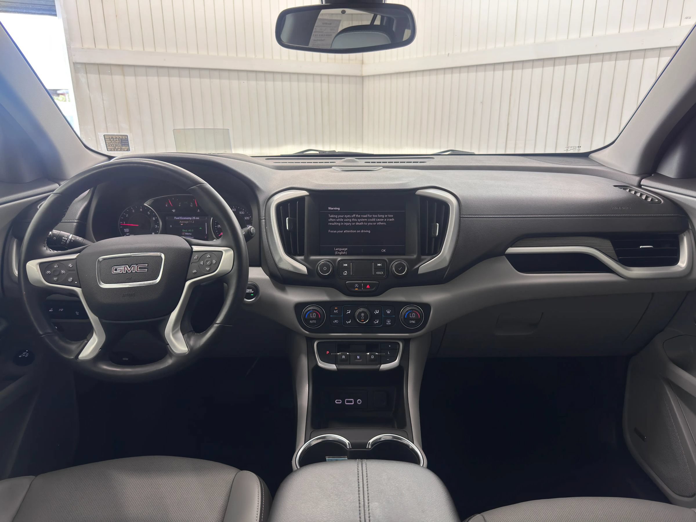Used 2022 GMC Terrain SLT w/ Infotainment Package II FWD image 17