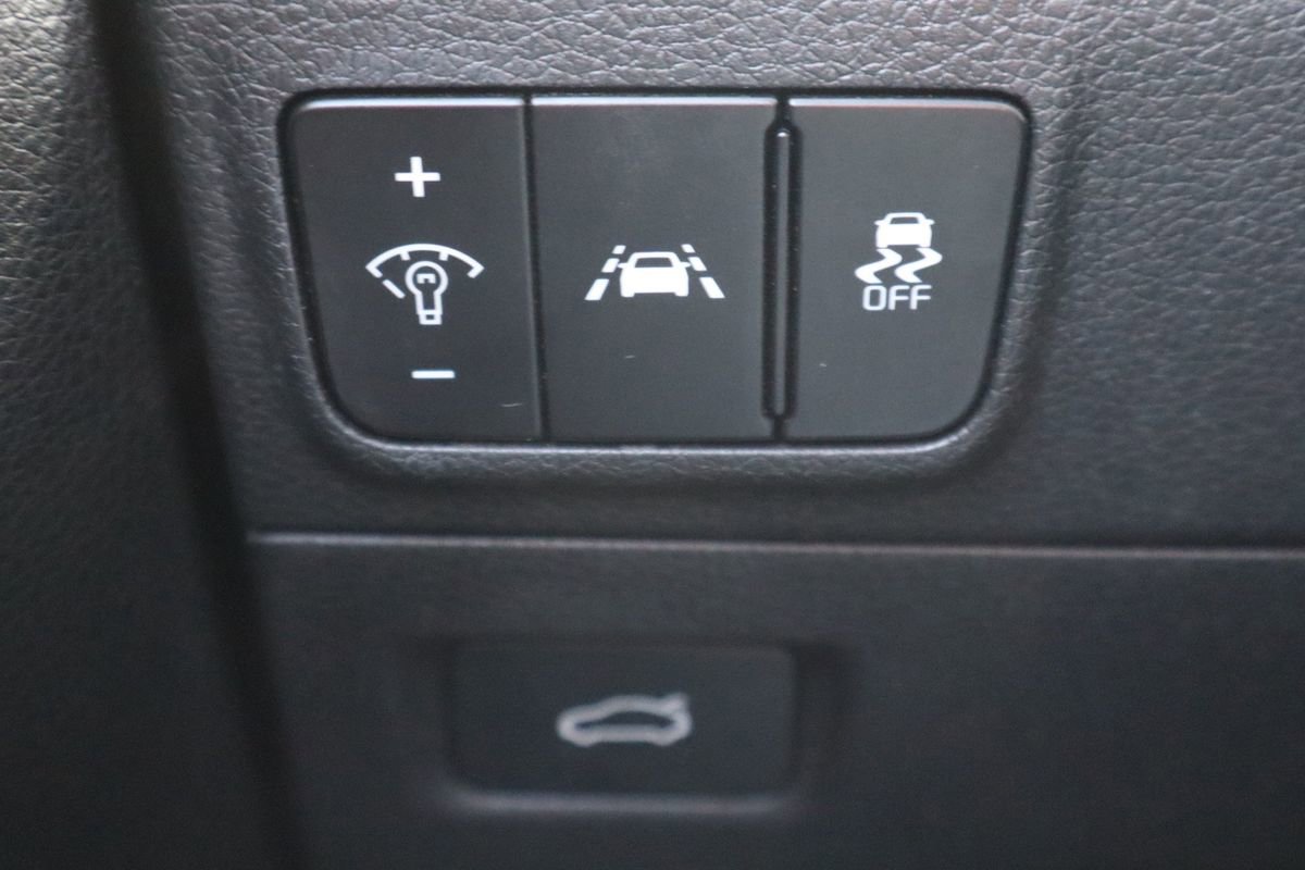 Used 2023 Kia K5 LXS image 28