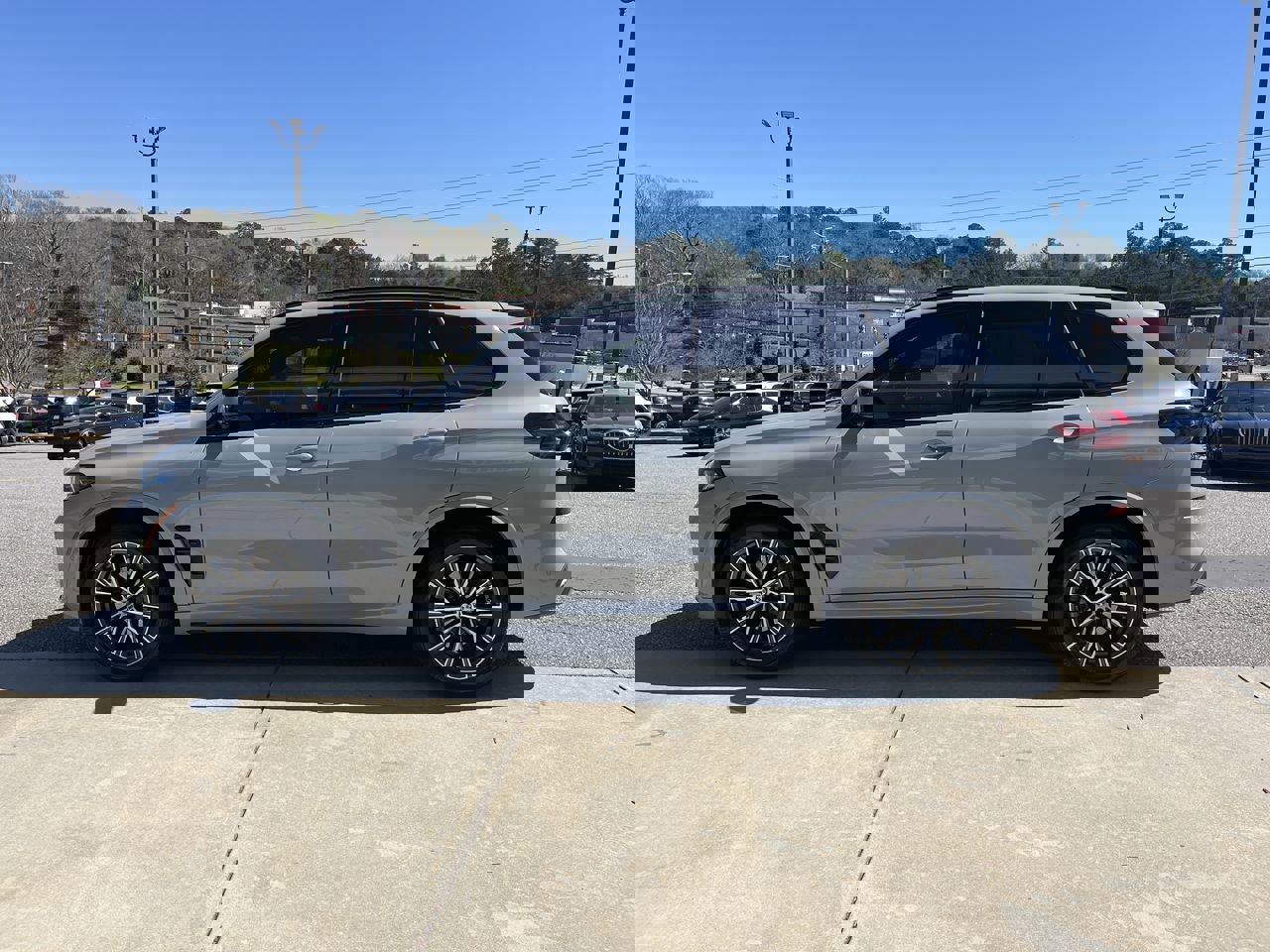 Used 2024 BMW X5 xDrive40i w/ M Sport Package image 5