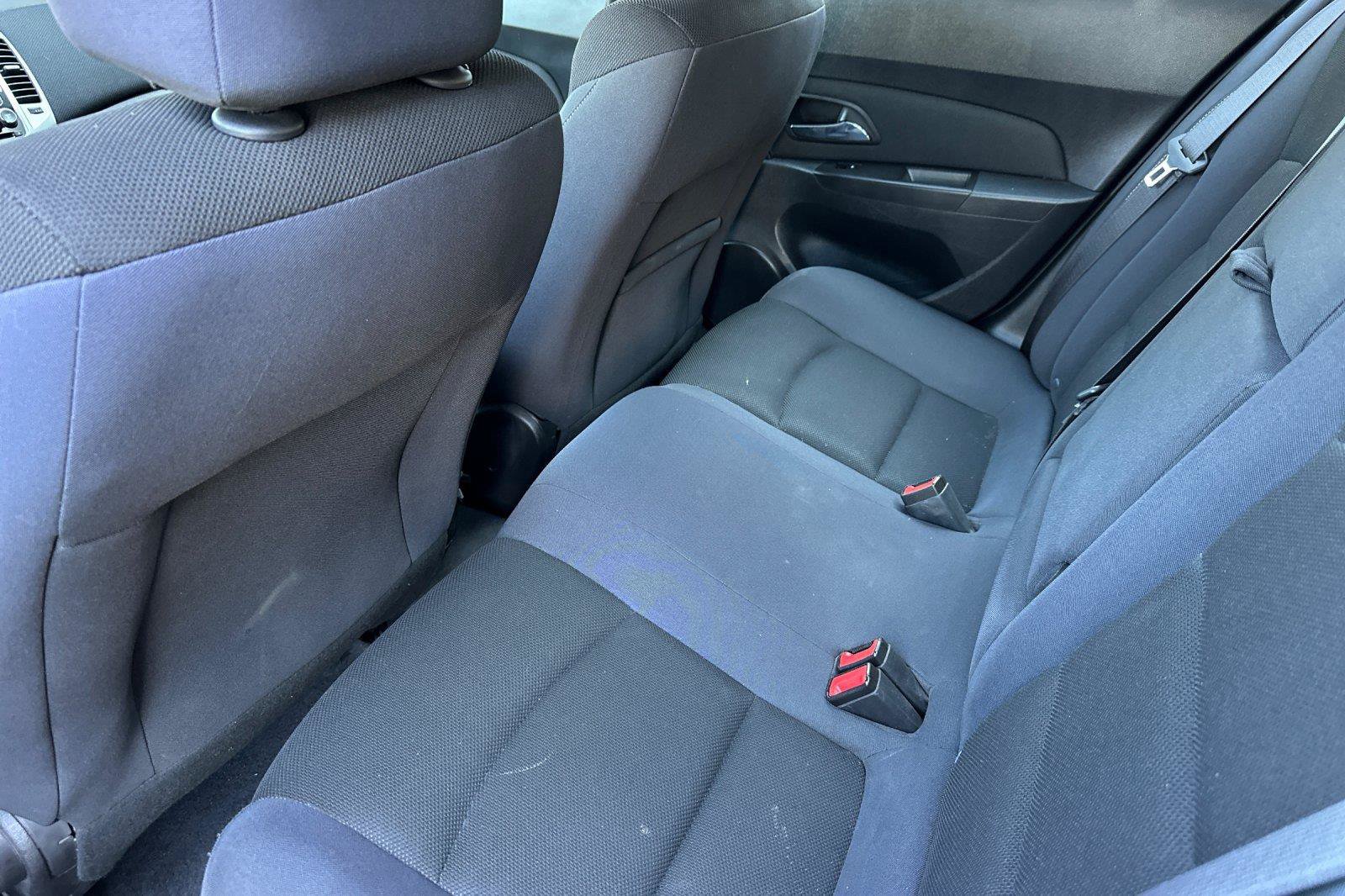 Used 2016 Chevrolet Cruze LT FWD image 11