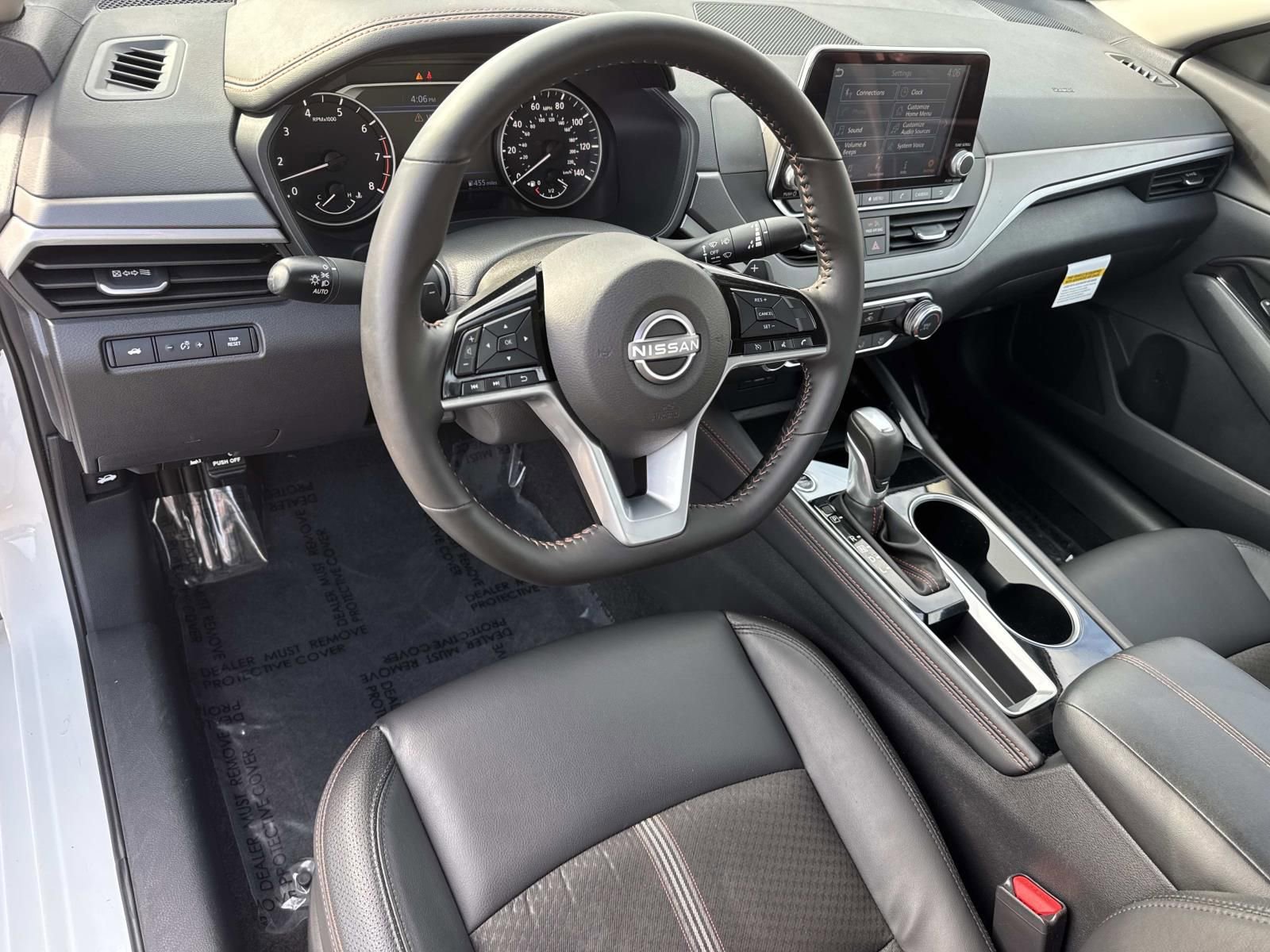 Used 2025 Nissan Altima 2.5 SR image 17