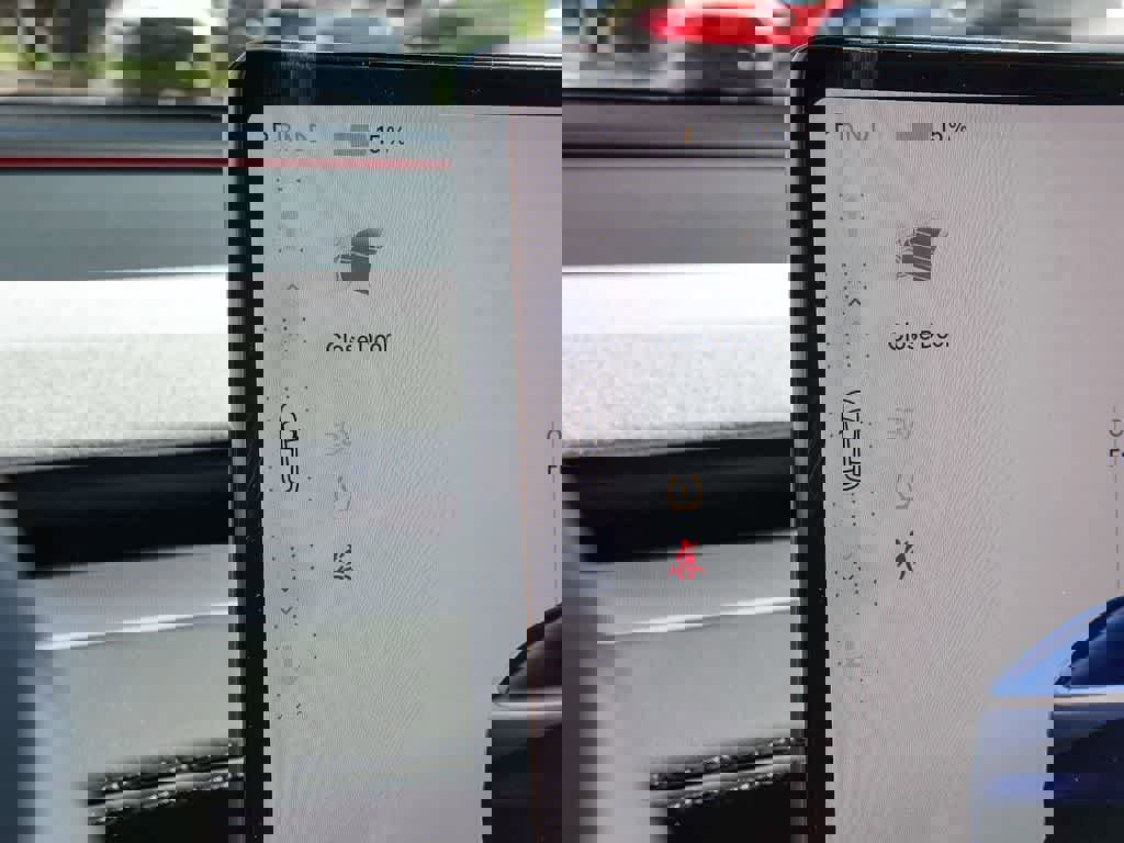 Used 2026 Tesla Model Y 2WD image 17