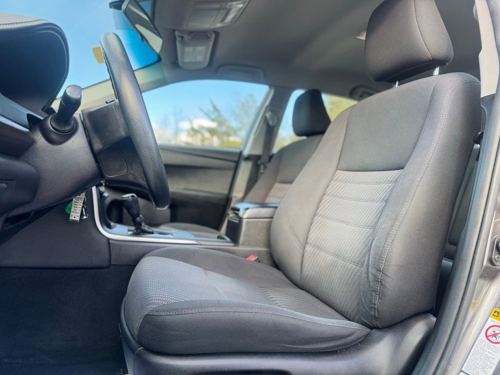 Used 2016 Toyota Camry LE image 18