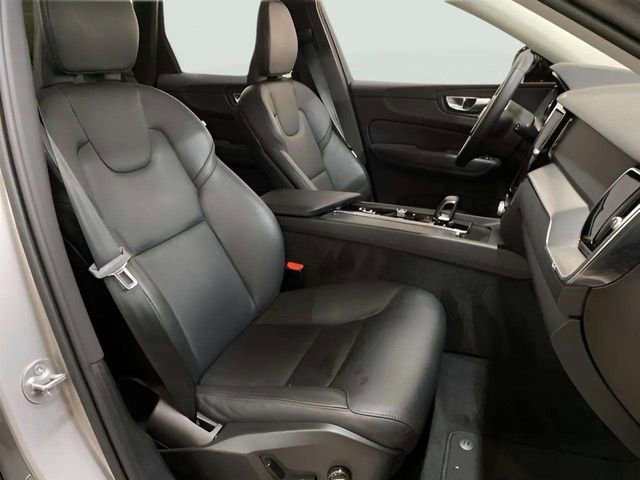 Used 2025 Volvo XC60 B5 Core AWD/4WD image 78