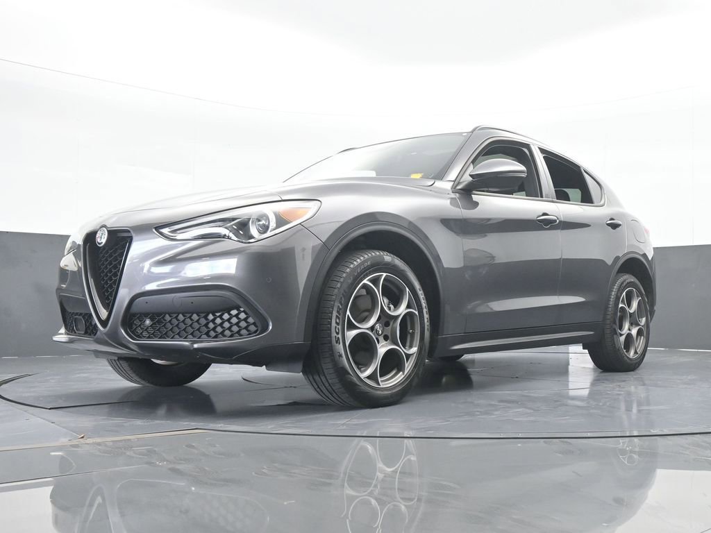 Used 2023 Alfa Romeo Stelvio Sprint image 58